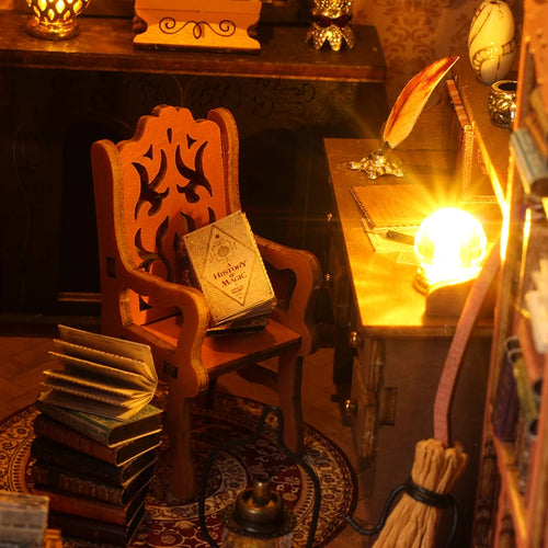The Magic Library - Harry Potter Themed Book Nook